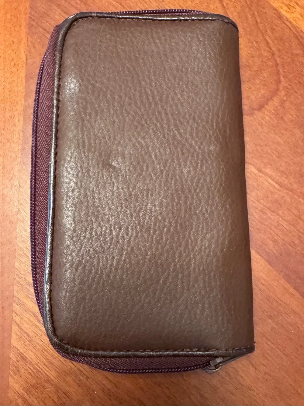 ROSETTI: Brown Leather Zip Wallet
